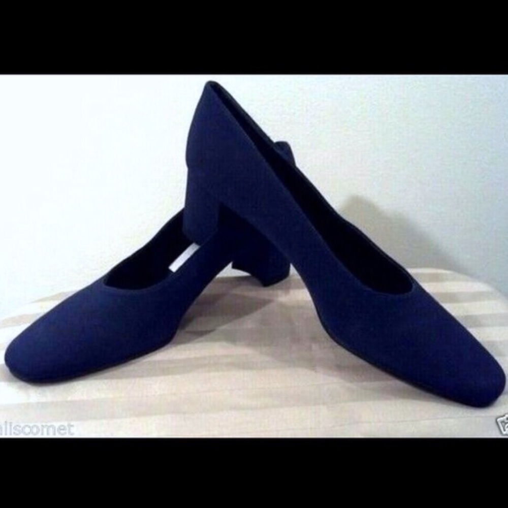 Bandolino Navy Block Heel Pumps